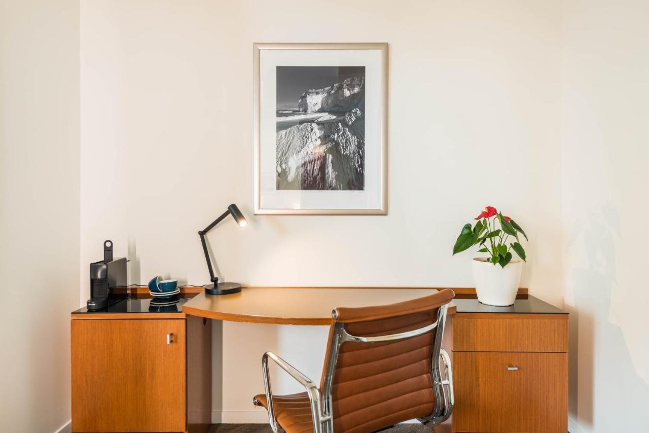 Novotel Christchurch Cathedral Square Екстериор снимка