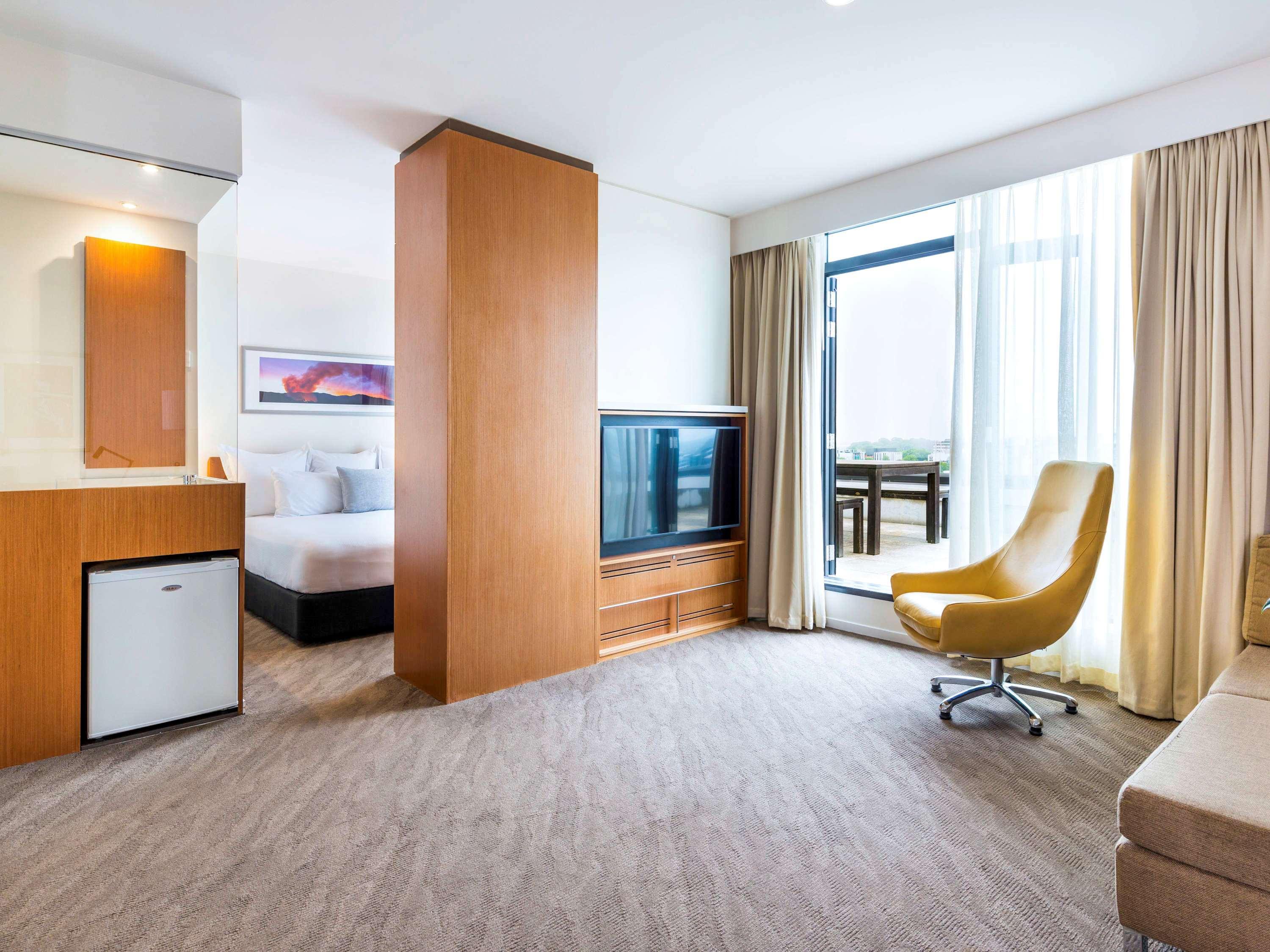Novotel Christchurch Cathedral Square Екстериор снимка